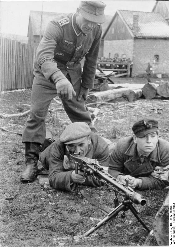 Bundesarchiv_Bild_183-J30792%2C_Ausbildung_des_ostpreu%C3%9Fischen_Volkssturms.jpg